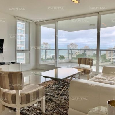 Torre one tres dorm. apartamento