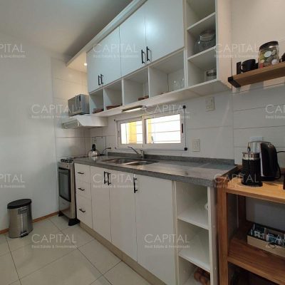 Apartamento en manantiales de tres dorm. en alquiler