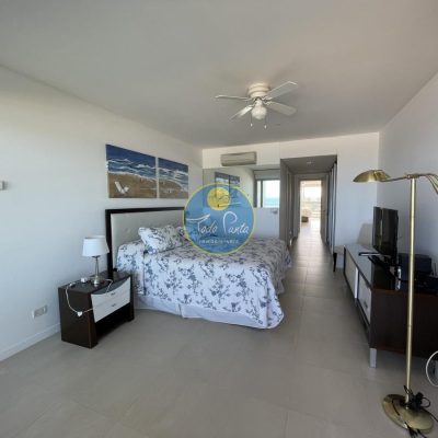 Apartamento en alquiler punta del este con vista al mar 2 dorm. exelente!