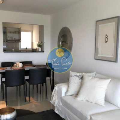 Espectacular apartamento en punta del este, primera linea frente al mar playa brava. edificio