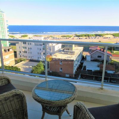 2 dorm. y medio a 100 m de playa brava.