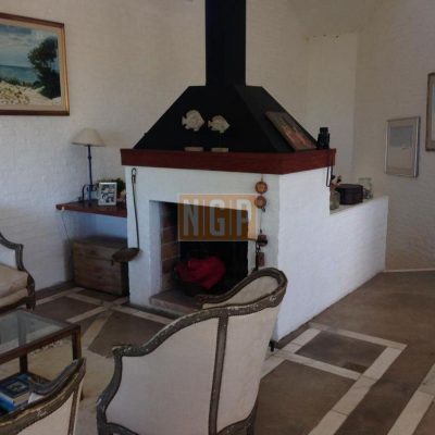 Casa de cuatro dorm. en barrio privado laguna blanca