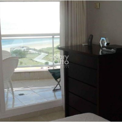Apartamento en alquiler playa mansa 3 dorm.