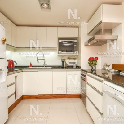Excelente apartamento de tres dorm. frente al mar – punta del este