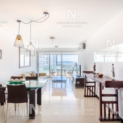 Apartamento de dos dorm. a pasos de playa mansa, gala tower