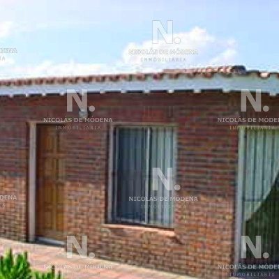 Muy linda casa en venta en la barra a pocas cuadras de la playa