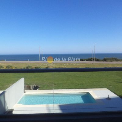 Edificio de gran categoría frente al mar