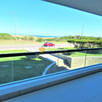 Depto en primera linea de playa brava