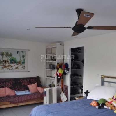 Muy calida casa ubicada cerca del mar con un terreno de 2100 m² confortable para vivir todo el