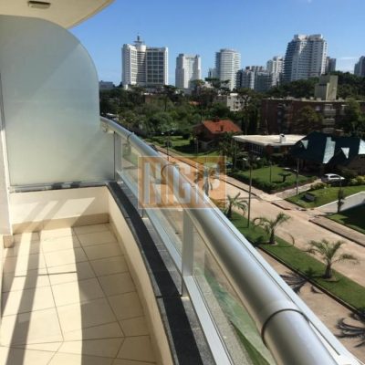 Departamento en zona chiverta.