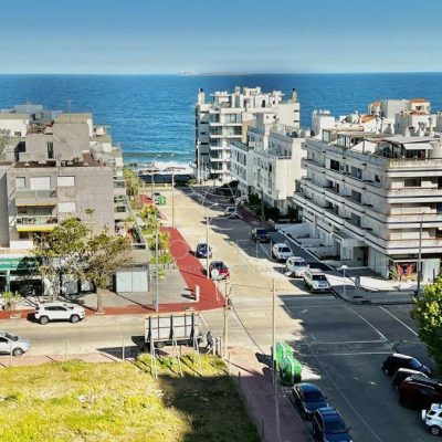 Excepcional apto con vista al puerto y playa brava!