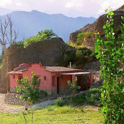 Alquiler cabaña rosada en tilcara
