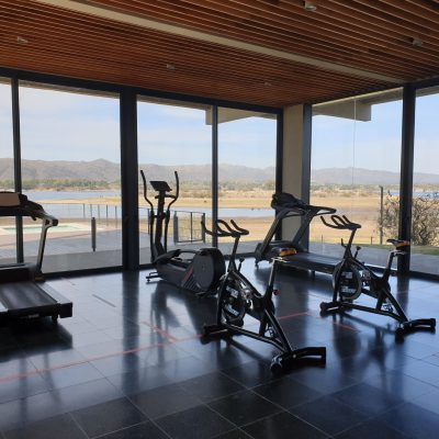 Alquiler casa en alquiler barrio cerrado puerto del aguila en los reartes