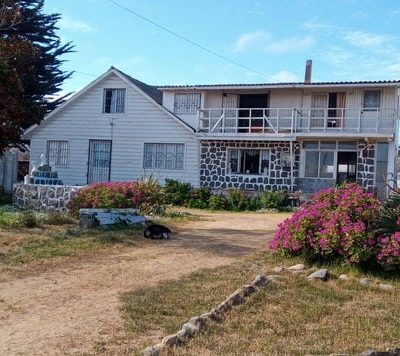 Arriendo amplia casa frente al mar 15 personas el tabo