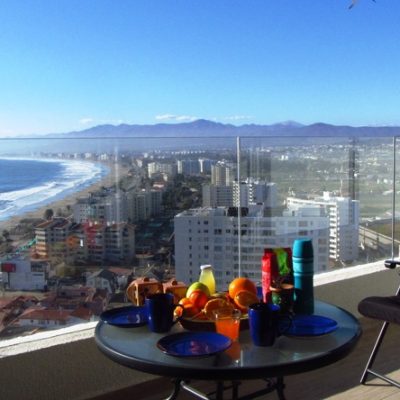 La choza vip turquesa en la serena, espectacular vista, frente al mar con wi-fi