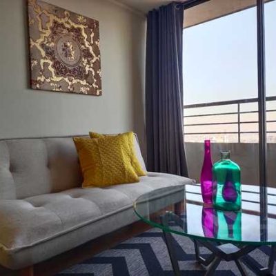Arriendo por dias. departamento a pasos de movistar arena. metro toesca