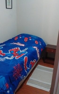 Departamento por día en condominio con estacionamiento.