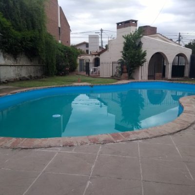 Hermosa casa p/ 10 personas ubicada en barrio residencial