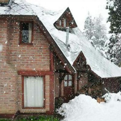 Casa familiar en el bosque