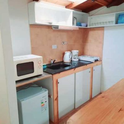 Hermosa casa c/jardin barrio melipal