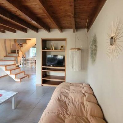 Casona grande y hermosa en barrio tranquilo en los kilometros de la ciudad