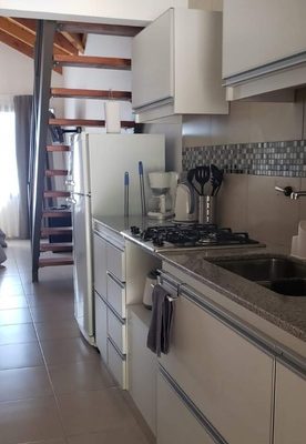 Bungalows con hermosa vista al lago a 10″del centro cívico bariloche. barrio melipal km4 mara