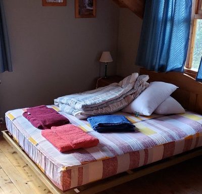 Casa en el barrio el trebol. cabaña para 5 personas con amplio jardin. 100 dolares por dia.