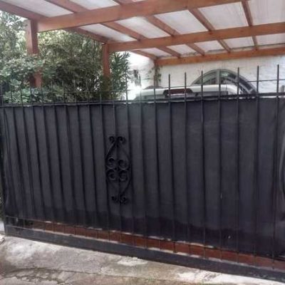 Casa mediterranea!, excelente barrio, para 4/5 pers., cochera, asador, sin pileta