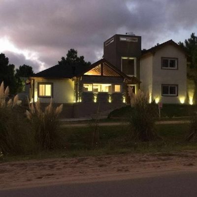 Casa en pinamar para 12 a 16 personas shaw