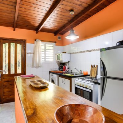 Semana santa casa para 5 personas en quequen a tres cuadras del mar con pileta