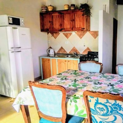 Casa con hermosa vista y parque en melipal-bariloche para 4 adultos
