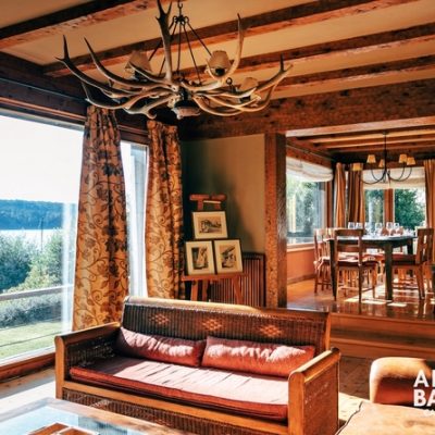 Alquiler casa en bariloche con costa de lago nahuel huapi. barrio cerrado. 9/10 pax. km16.