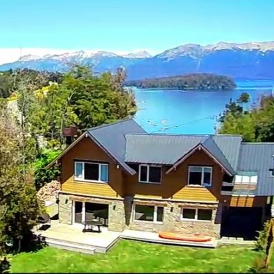 Casa en villa la angostura con vista unica y panoramica al lago correntoso mas vista al nahuel huapi