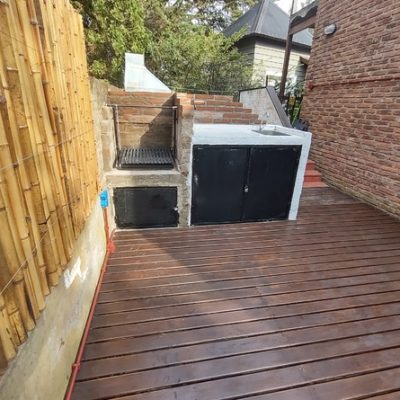 Muy lindo departamento de dos ambientes, parrilla con deck, espacio guarda coche