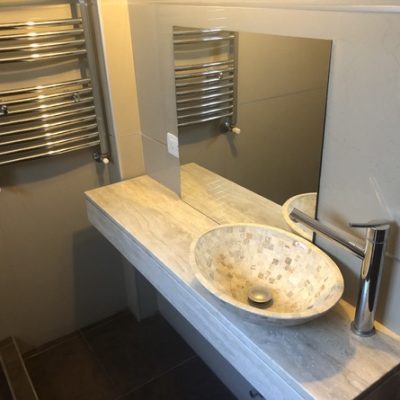 4 habitaciones. excelente piso completo con terraza y parrilla- dos cocheras