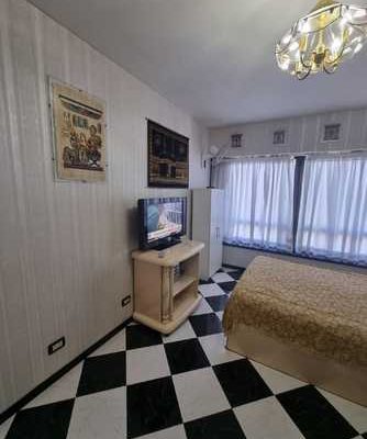Alquilo monoambiente de lujo en piso 25. av. corrientes y esmeralda.
