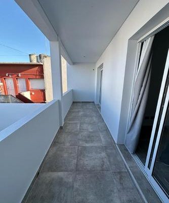 Departamento tres ambientes a estrenar a una cuadra y media del mar con cochera