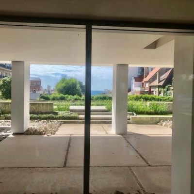 Hermoso departamento de categoría cerca del mar