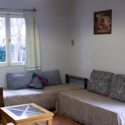 Bungalow 4 pax a media cuadra del lago.