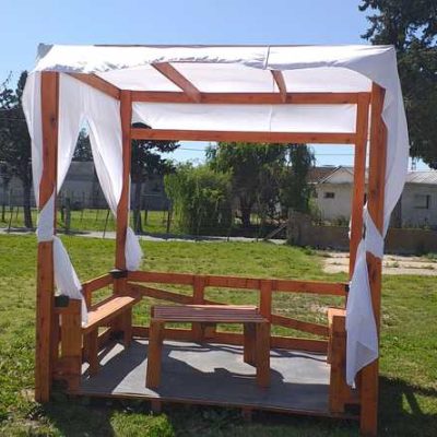 Cabaña para 4 personas amplio parque 1 cuadra de la laguna