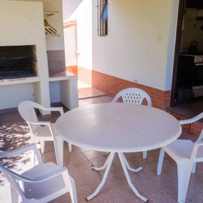 Hermosa cabaña (piscina habilitada de noviembre a febrero)