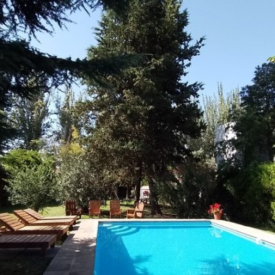Hermosa casa en chacras de coria-mendoza. alquiler temporario. zona residencial