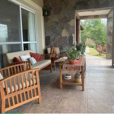 Hermosa casa con pileta climatizada en san lorenzo con vista a los cerros