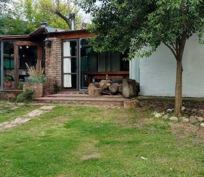 Casa con pileta, mesa de pool y ping pong, frente a la parte mas linda del río