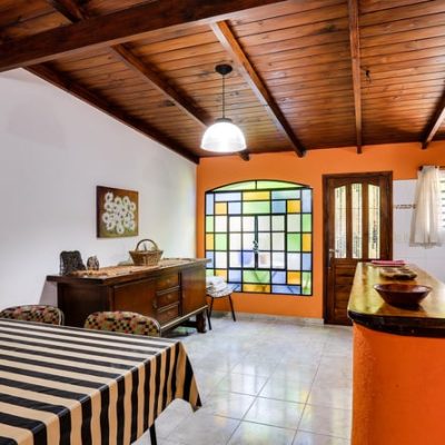 Casa en playa de quequén a tres cuadras del mar y dos del faro