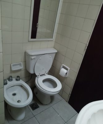 Muy lindo departamento de dos ambientes, parrilla con deck compartida, espacio guarda coche