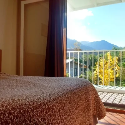 Cabaña junto a la montaña y al rio mendoza y