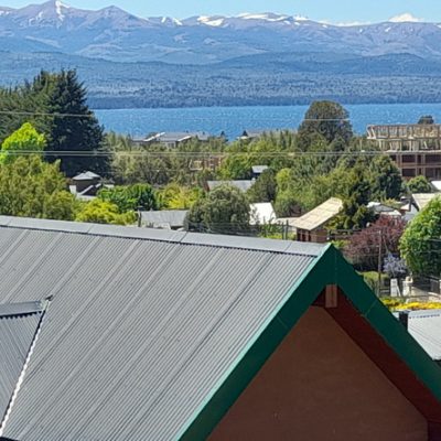 Cabaña cálida y confortable con vista al lago ideal para disfrutar en bariloche.