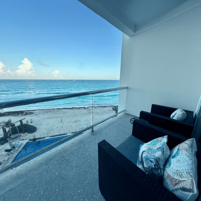 Sea View with Beach and Pools, Hotel Zone